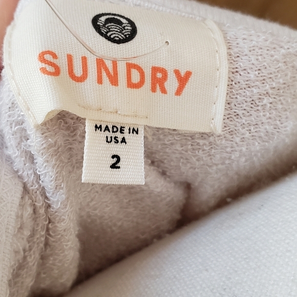 Sundry Stars Lightweight Pullover Top - Picture 4 of 6